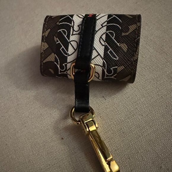 Burberry Beige E-Canvas Monogram Stripe AirPods Pro Case - authentic - Picture 16 of 16